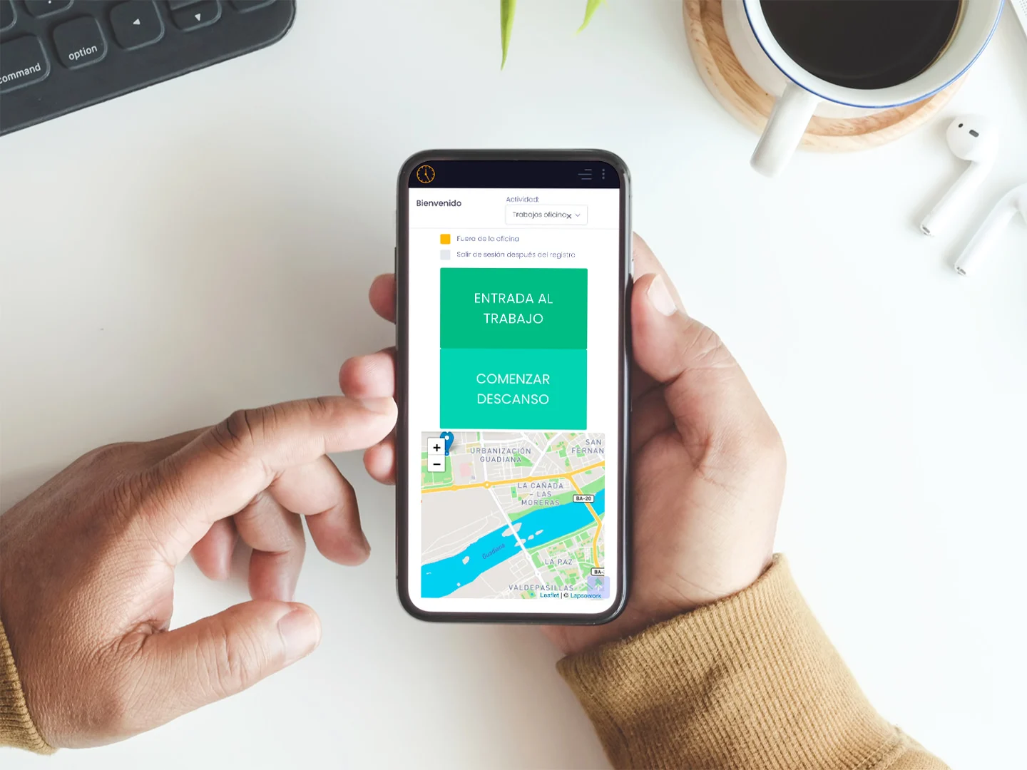 App móvil de LapsoWork: fichaje de entrada con geolocalización